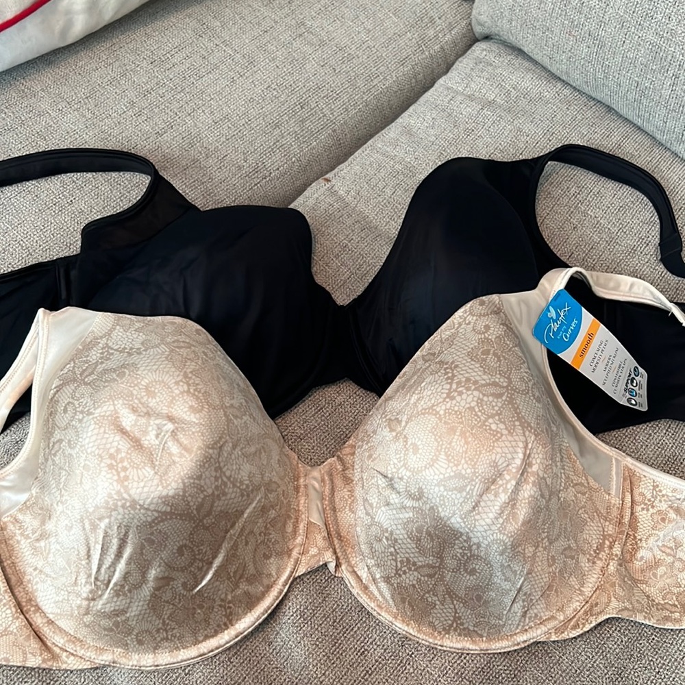 Playtex 42DDD set of two bras. NWOT and NWT